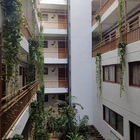 Apartment With Rooftop Pool